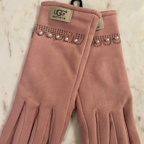 UGG Winter Pink Mauve   Sweater Weather pom pom hat infinity scarf Set. NWT - Picture 6 of 9